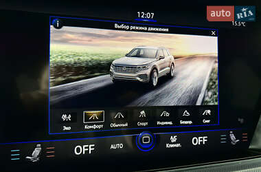 Позашляховик / Кросовер Volkswagen Touareg 2022 в 