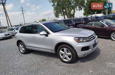 Внедорожник / Кроссовер Volkswagen Touareg 2013 в Ровно