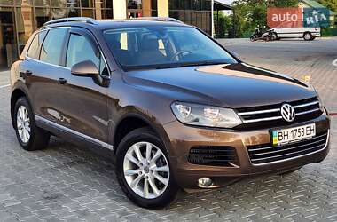 Внедорожник / Кроссовер Volkswagen Touareg 2012 в 