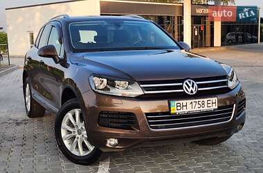 Внедорожник / Кроссовер Volkswagen Touareg 2012 в 