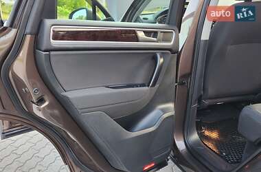 Внедорожник / Кроссовер Volkswagen Touareg 2012 в 