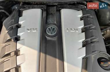 Позашляховик / Кросовер Volkswagen Touareg 2012 в  фото 17 Позашляховик / Кросовер Volkswagen Touareg 2012 в