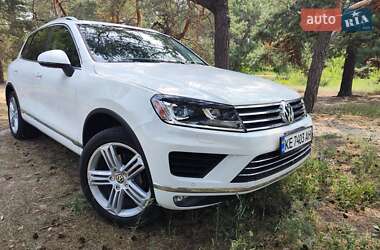 Позашляховик / Кросовер Volkswagen Touareg 2015 в Дніпрі
