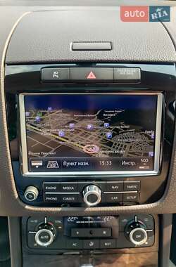 Позашляховик / Кросовер Volkswagen Touareg 2012 в  фото 38 Позашляховик / Кросовер Volkswagen Touareg 2012 в