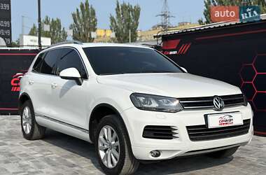 Позашляховик / Кросовер Volkswagen Touareg 2012 в 