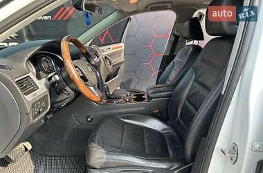 Позашляховик / Кросовер Volkswagen Touareg 2012 в 