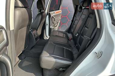 Позашляховик / Кросовер Volkswagen Touareg 2012 в 