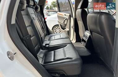 Позашляховик / Кросовер Volkswagen Touareg 2012 в 
