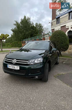 Позашляховик / Кросовер Volkswagen Touareg 2012 в Одесі