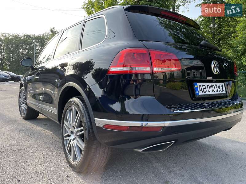 Позашляховик / Кросовер Volkswagen Touareg 2015 в Вінниці