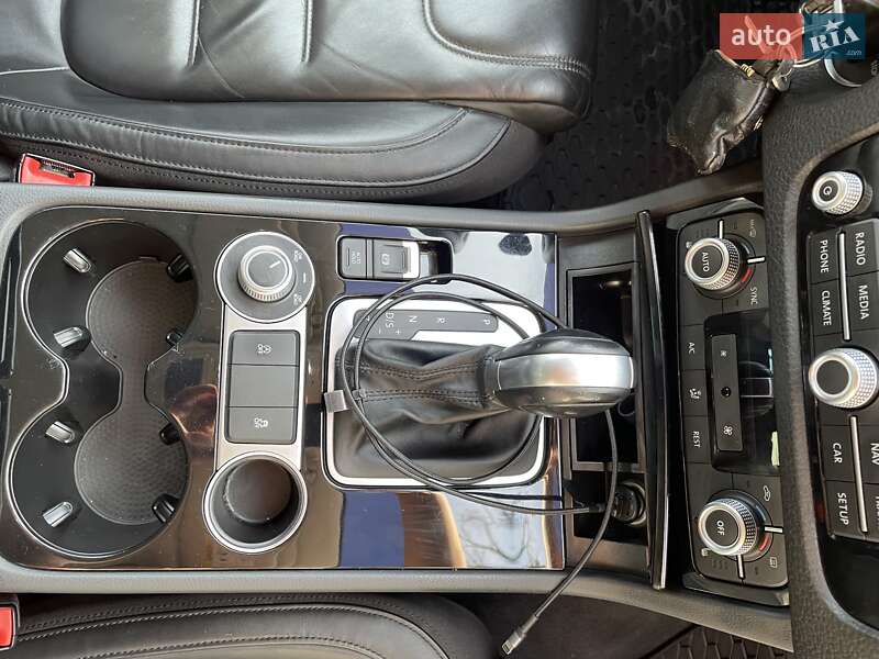 Позашляховик / Кросовер Volkswagen Touareg 2015 в Вінниці