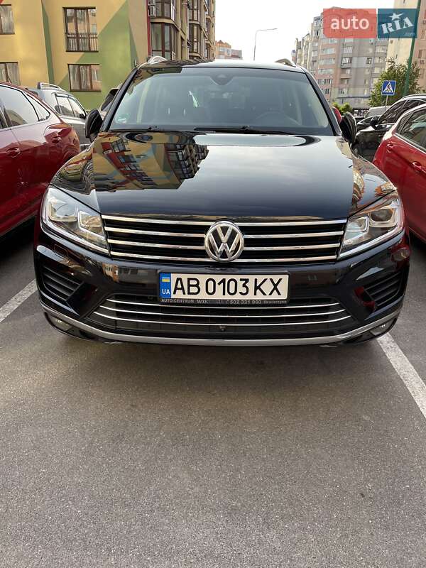 Позашляховик / Кросовер Volkswagen Touareg 2015 в Вінниці