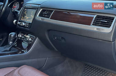 Внедорожник / Кроссовер Volkswagen Touareg 2016 в 