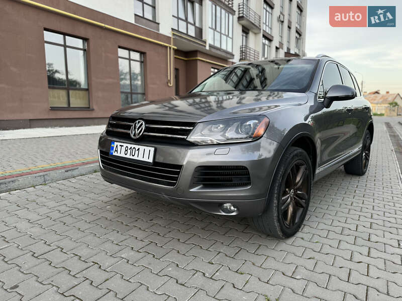 Позашляховик / Кросовер Volkswagen Touareg 2013 в Надвірній