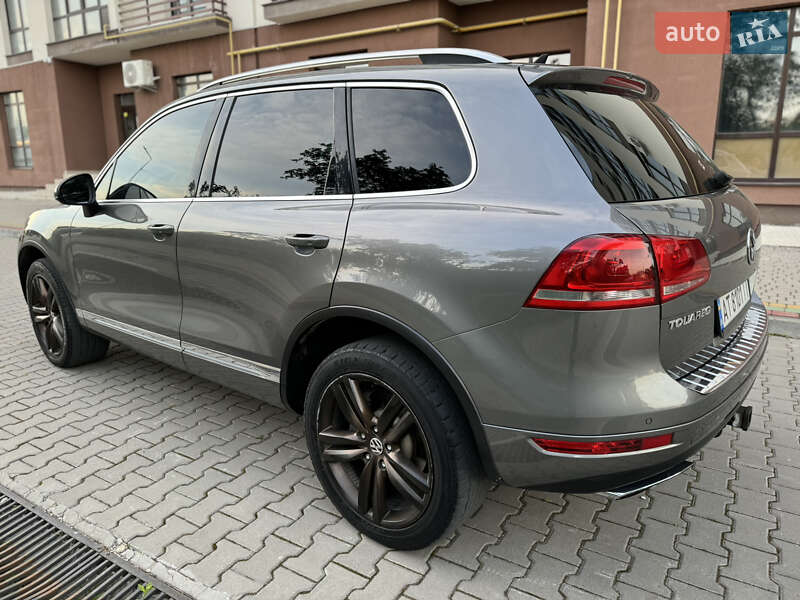 Позашляховик / Кросовер Volkswagen Touareg 2013 в Надвірній