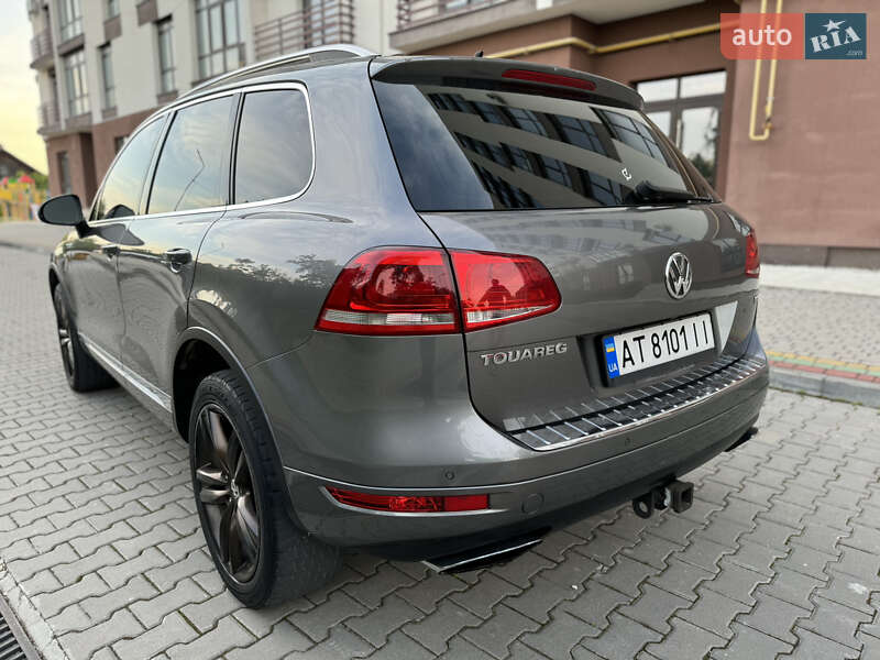 Позашляховик / Кросовер Volkswagen Touareg 2013 в Надвірній