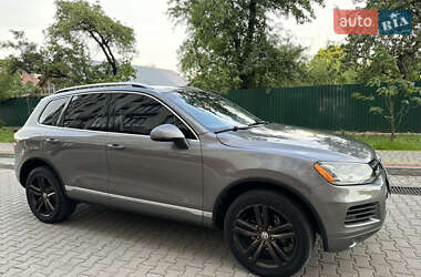 Внедорожник / Кроссовер Volkswagen Touareg 2013 в 