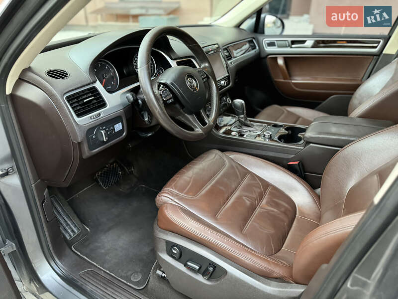 Позашляховик / Кросовер Volkswagen Touareg 2013 в Надвірній