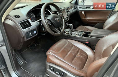 Внедорожник / Кроссовер Volkswagen Touareg 2013 в 
