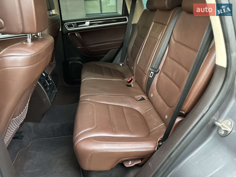 Позашляховик / Кросовер Volkswagen Touareg 2013 в Надвірній