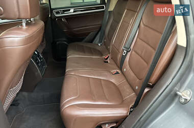 Внедорожник / Кроссовер Volkswagen Touareg 2013 в 