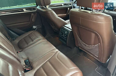 Внедорожник / Кроссовер Volkswagen Touareg 2013 в 