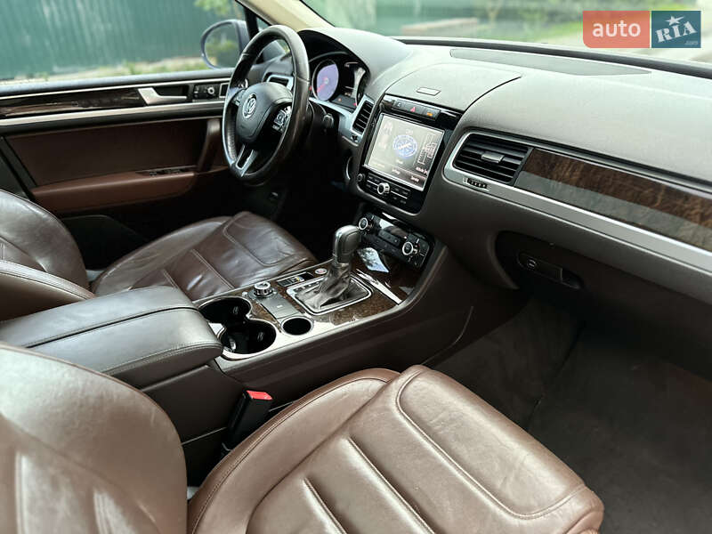 Позашляховик / Кросовер Volkswagen Touareg 2013 в Надвірній
