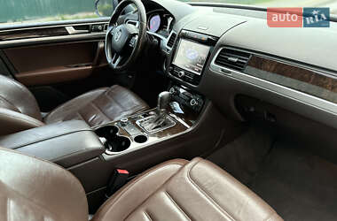 Внедорожник / Кроссовер Volkswagen Touareg 2013 в 