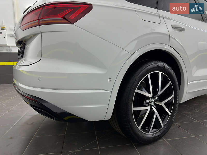 Внедорожник / Кроссовер Volkswagen Touareg 2021 в Казатине
