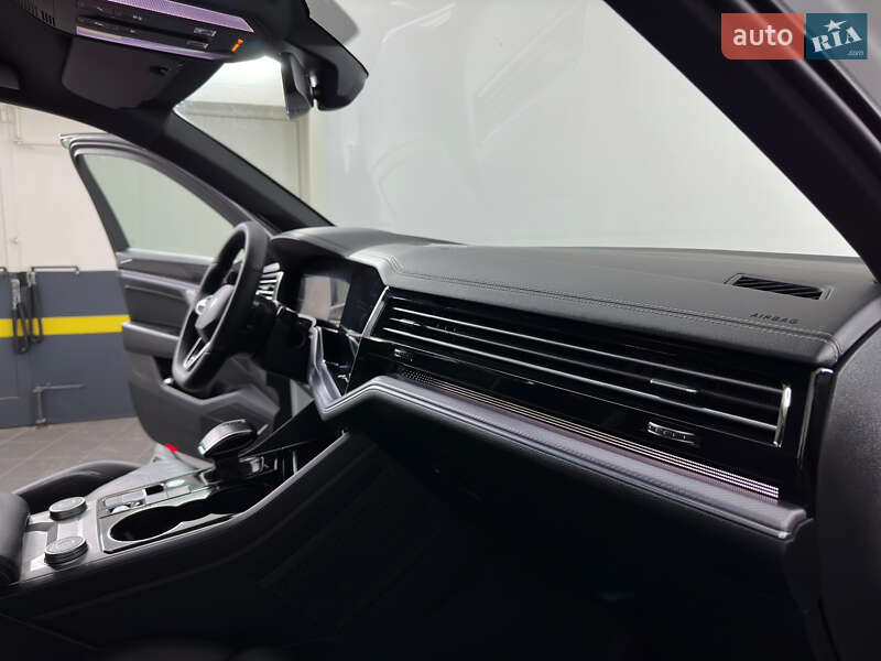 Внедорожник / Кроссовер Volkswagen Touareg 2021 в Казатине