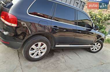 Внедорожник / Кроссовер Volkswagen Touareg 2005 в 