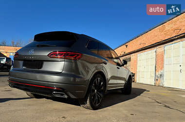 Внедорожник / Кроссовер Volkswagen Touareg 2019 в 