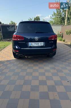 Позашляховик / Кросовер Volkswagen Touareg 2011 в 