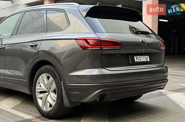 Позашляховик / Кросовер Volkswagen Touareg 2020 в 
