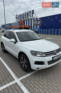 Внедорожник / Кроссовер Volkswagen Touareg 2013 в 