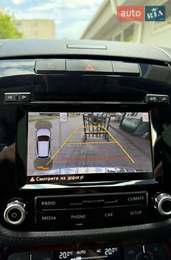 Внедорожник / Кроссовер Volkswagen Touareg 2013 в 