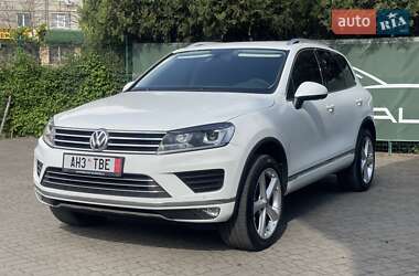 Внедорожник / Кроссовер Volkswagen Touareg 2017 в 