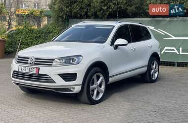 Внедорожник / Кроссовер Volkswagen Touareg 2017 в 