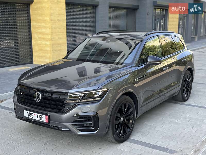 Позашляховик / Кросовер Volkswagen Touareg 2018 в 