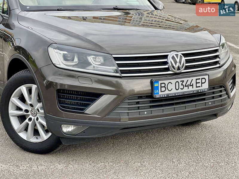 Позашляховик / Кросовер Volkswagen Touareg 2016 в Львові