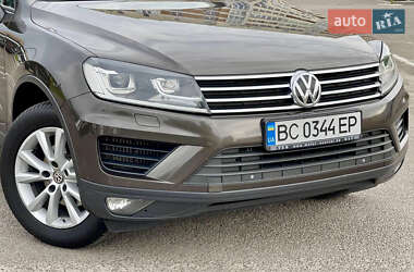 Позашляховик / Кросовер Volkswagen Touareg 2016 в 
