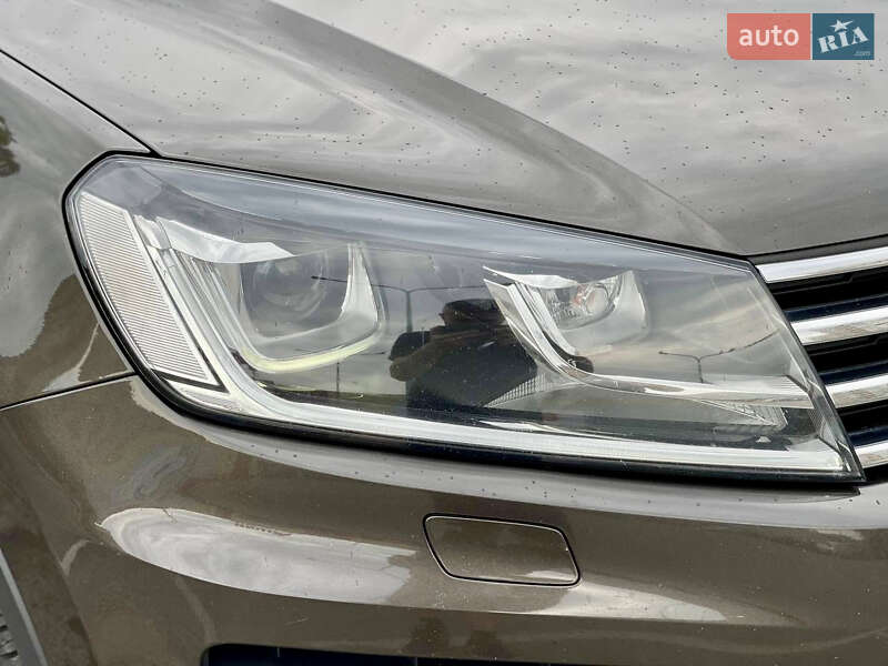 Позашляховик / Кросовер Volkswagen Touareg 2016 в Львові
