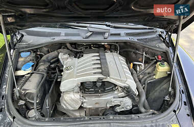 Внедорожник / Кроссовер Volkswagen Touareg 2007 в 