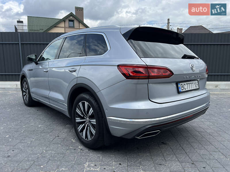Внедорожник / Кроссовер Volkswagen Touareg 2018 в Львове