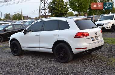 Внедорожник / Кроссовер Volkswagen Touareg 2012 в 