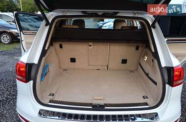 Внедорожник / Кроссовер Volkswagen Touareg 2012 в 