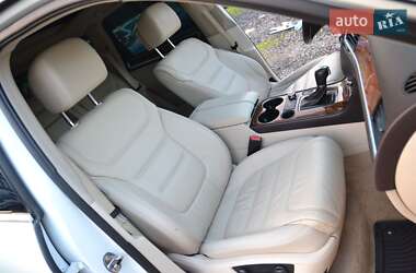 Внедорожник / Кроссовер Volkswagen Touareg 2012 в 