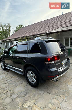 Внедорожник / Кроссовер Volkswagen Touareg 2007 в 