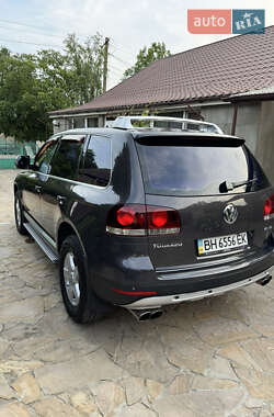 Внедорожник / Кроссовер Volkswagen Touareg 2007 в 