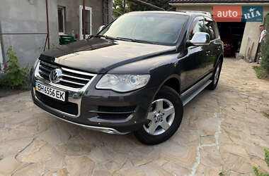 Внедорожник / Кроссовер Volkswagen Touareg 2007 в 
